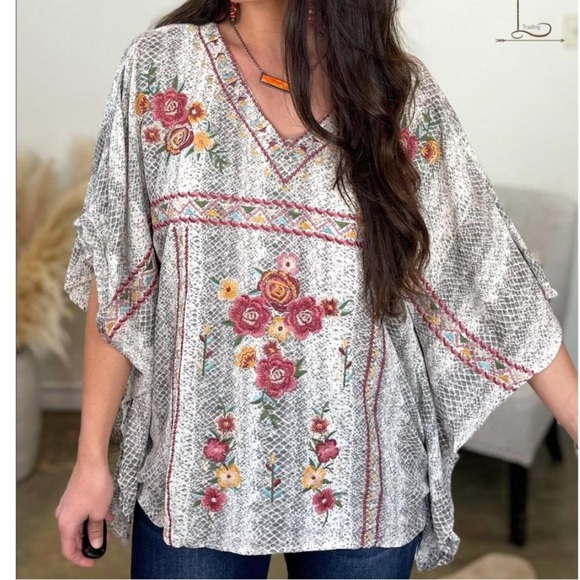 SAVANNA JANE BOHO EMBROIDERED PONCHO TOP SIZE 2X NWT V-NECK - Picture 1 of 10